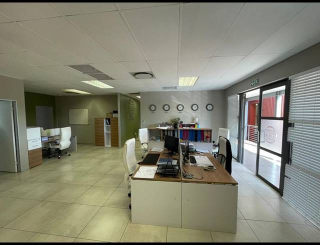 BUSINESS PROPERTY TO RENT IN MIDSTREAM ESTATE